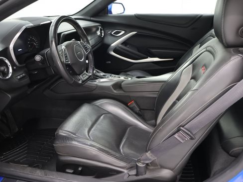 Used 2017 Chevrolet Camaro SS RWD image 8