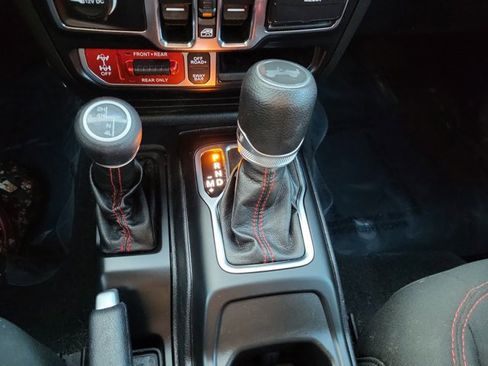 Certified 2021 Jeep Wrangler Unlimited Rubicon image 37