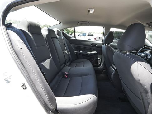 Used 2025 Nissan Altima 2.5 SV AWD/4WD image 37
