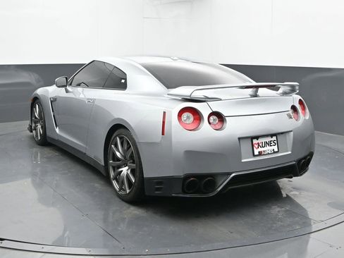Used 2012 Nissan GT-R Premium AWD/4WD image 10