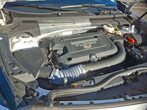 Certified 2022 Cadillac XT4 Luxury w/ Cold Weather Package image 30