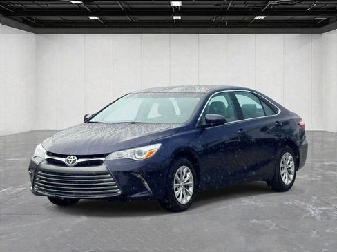 Used 2016 Toyota Camry LE FWD image 1