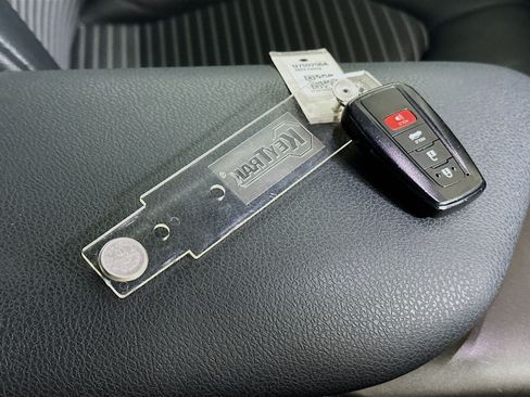 Used 2023 Toyota Camry SE w/ Audio Upgrade Package FWD image 33