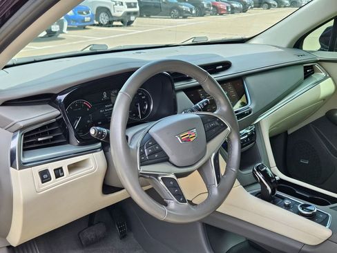 Used 2021 Cadillac XT5 Premium Luxury w/ LPO, Floor Liner Package FWD image 5