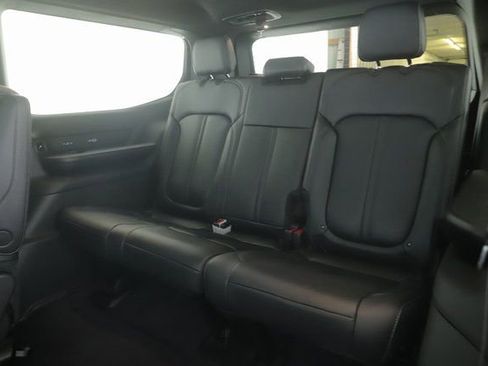 New 2026 Jeep Grand Wagoneer Limited image 33