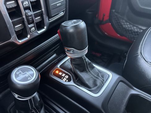 Used 2023 Jeep Wrangler Sahara image 25