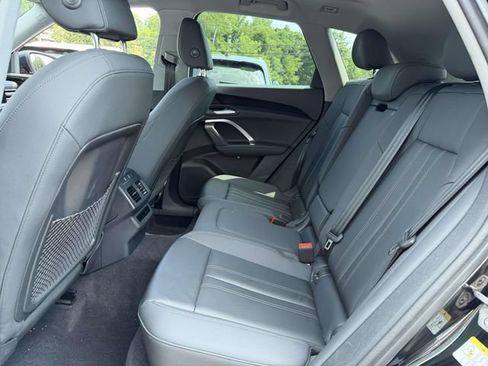Used 2025 Audi Q5 Premium w/ Convenience Package AWD/4WD image 12