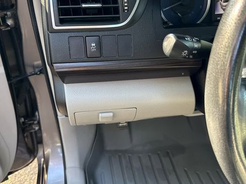 Used 2016 Toyota Camry XLE image 20