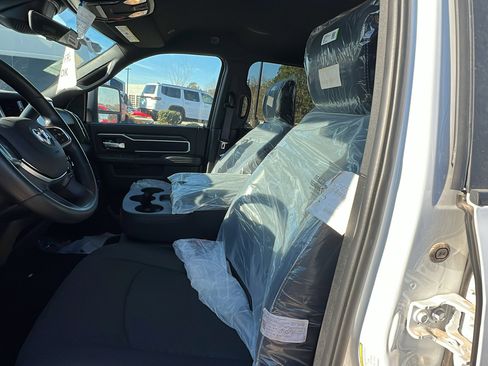Used 2025 RAM 2500 Big Horn image 17