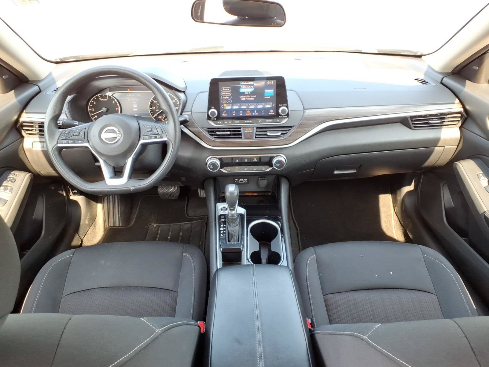 Used 2024 Nissan Altima 2.5 SV FWD image 19