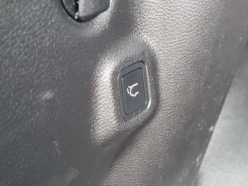 Used 2017 Jeep Compass Limited w/ Navigation Group image 33