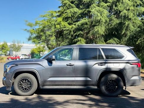 Used 2024 Toyota Sequoia SR5 w/ SR5 Premium Package AWD/4WD image 2
