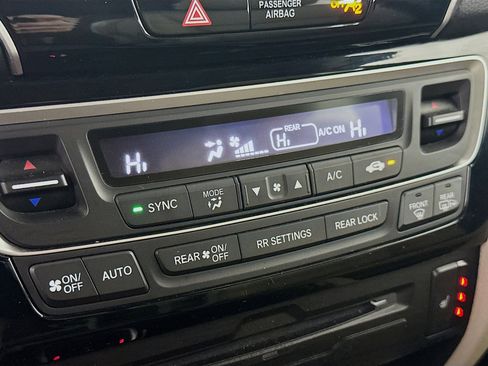 Used 2022 Honda Pilot Touring image 24