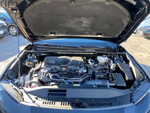 Used 2025 Toyota Camry LE image 32