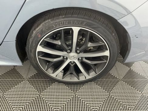 Used 2022 Honda Civic Touring image 17