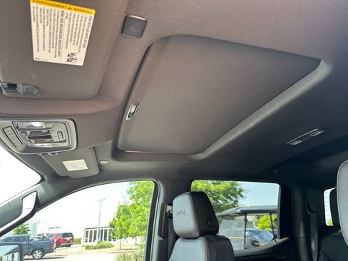 Used 2023 GMC Sierra 1500 AT4 w/ AT4 Premium Package AWD/4WD image 32