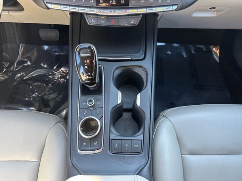 Used 2020 Cadillac XT4 Luxury w/ Cold Weather Package image 17