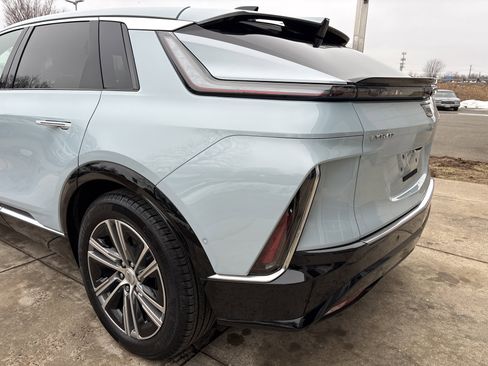 Used 2024 Cadillac Lyriq Luxury w/ Nappa Leather Package image 19