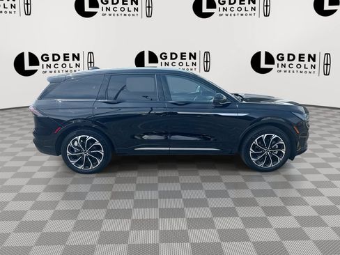 Used 2024 Lincoln Nautilus Reserve w/ Equipment Group 202A AWD/4WD image 9