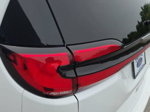 Used 2021 Chrysler Pacifica Touring-L FWD image 35