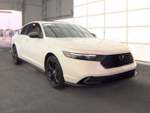 Used 2025 Honda Accord SE image 5