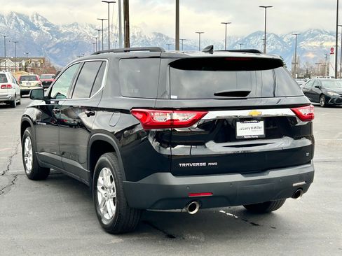 Used 2021 Chevrolet Traverse LT w/ LPO, Floor Liner Package image 3