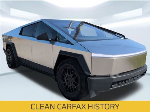 Used 2024 Tesla Cybertruck AWD Crew Cab image 4