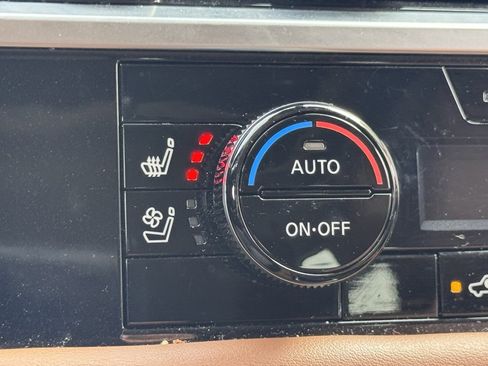 Used 2022 Nissan Pathfinder Platinum w/ Cargo Package image 8