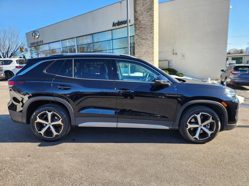 Certified 2025 Volkswagen Tiguan SE w/ Panoramic Sunroof Package image 6