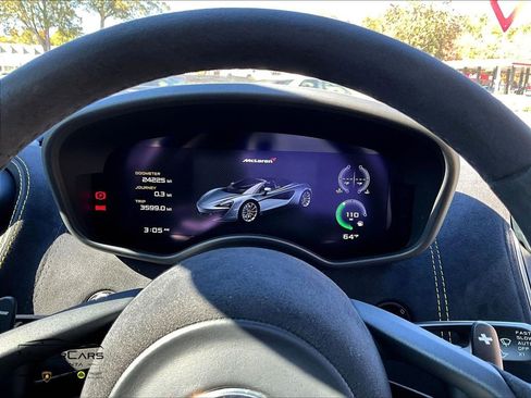 Used 2018 McLaren 570S Spider image 16