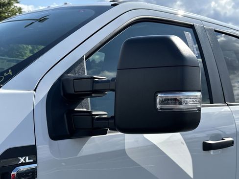 New 2025 Ford F550 4x4 SuperCab Super Duty image 29