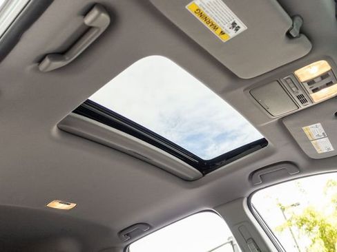 Used 2017 Honda CR-V Touring image 14