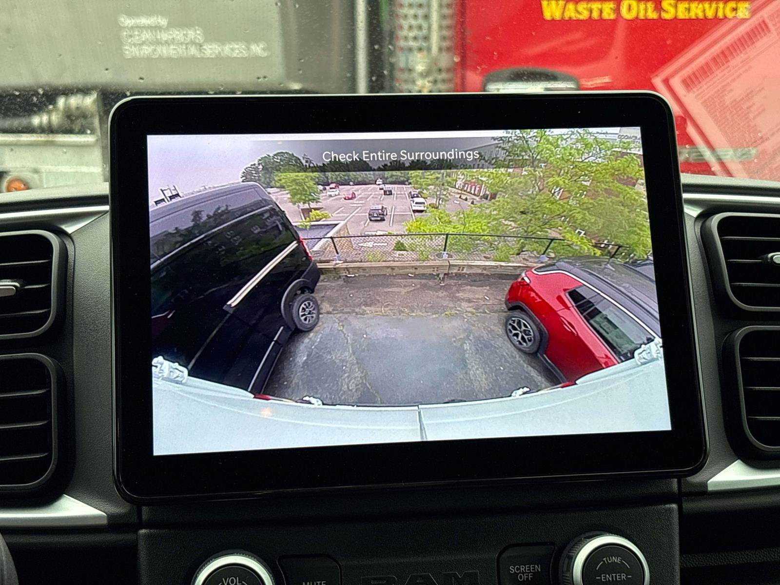 New 2026 RAM ProMaster 2500 w/ Crew Van Package FWD image 12