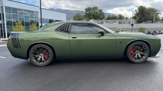 Used 2018 Dodge Challenger SRT Hellcat RWD image 2