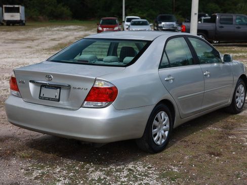 Used 2005 Toyota Camry SE image 11