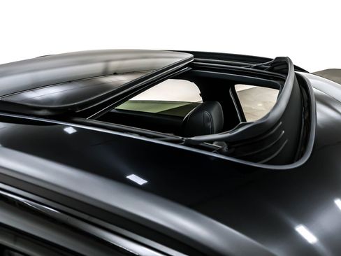 Used 2022 Audi e-tron Premium w/ Convenience Plus Package image 22