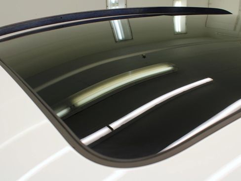 Used 2016 Porsche Macan S image 25