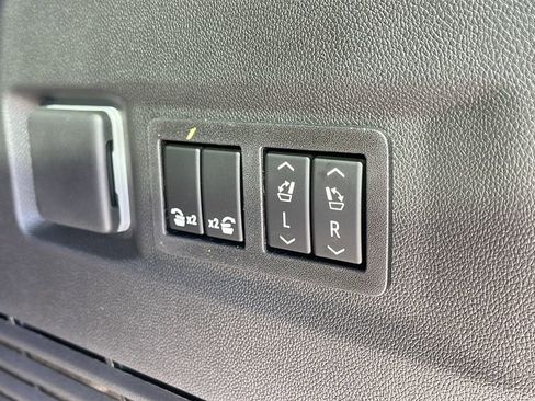 New 2026 GMC Yukon Elevation image 27