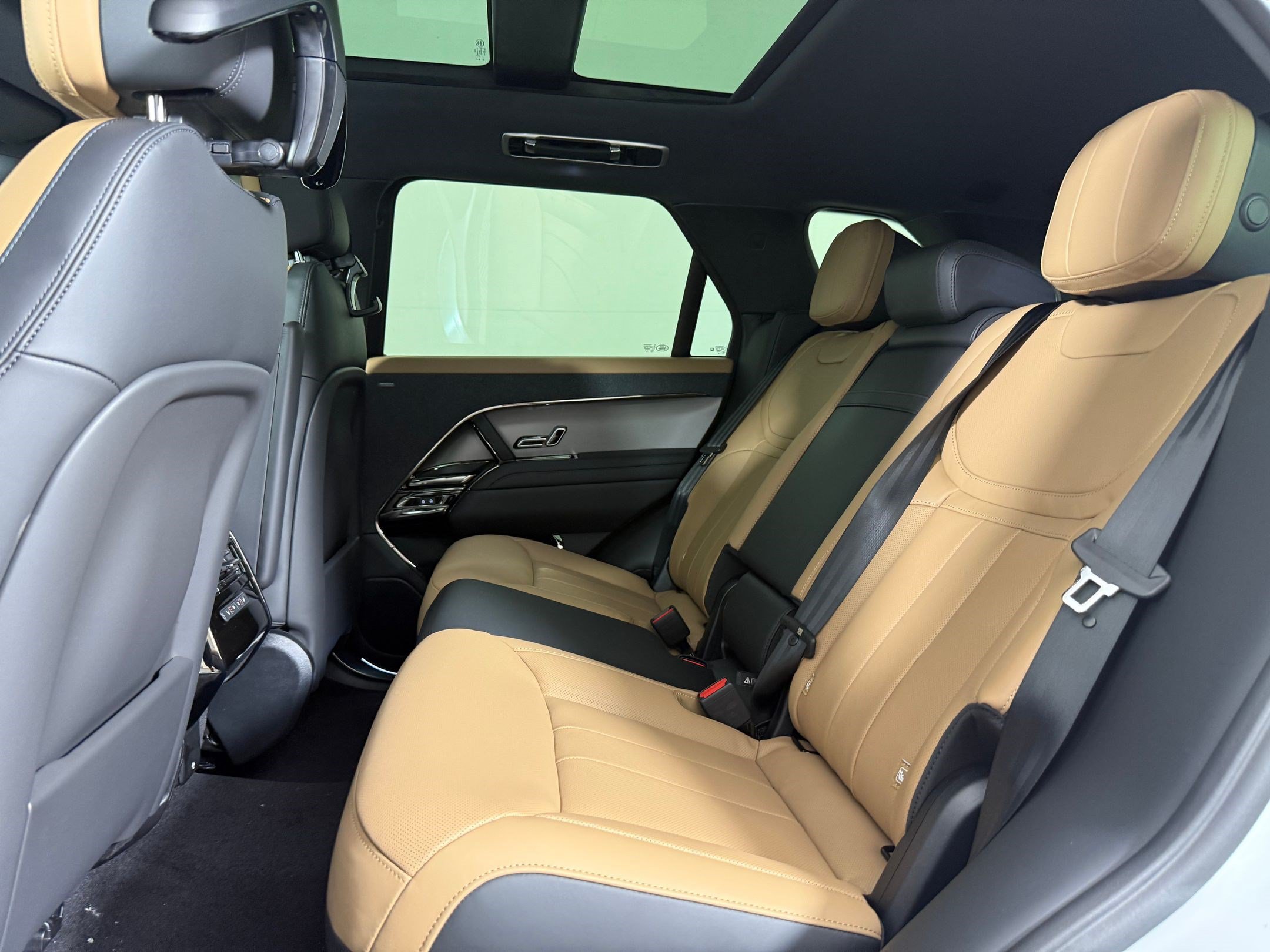 New 2026 Land Rover Range Rover Sport Dynamic SE AWD/4WD image 20