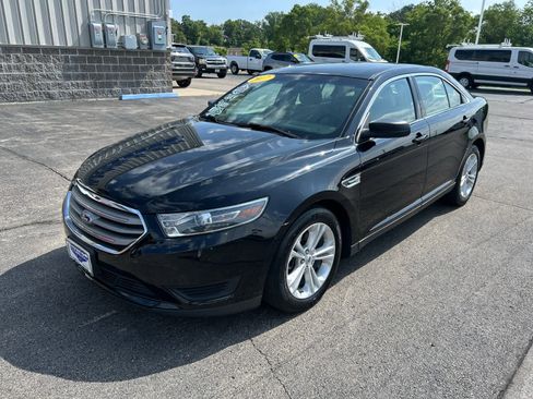 Used 2017 Ford Taurus SE FWD image 7