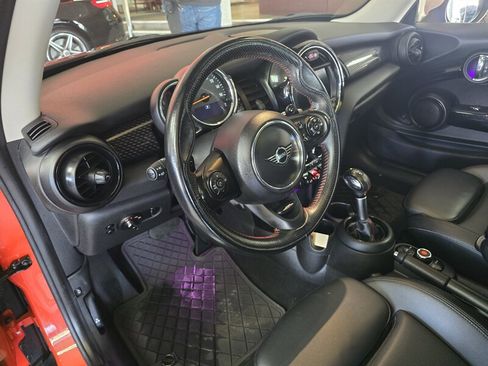 Used 2019 MINI Cooper S w/ Signature Upholstery Package image 9