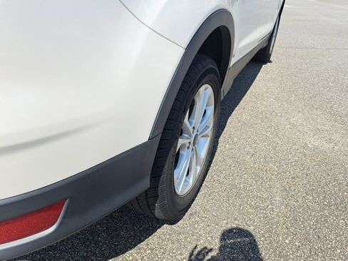 Used 2018 Ford Escape SEL w/ Ford Safe & Smart Package FWD image 7