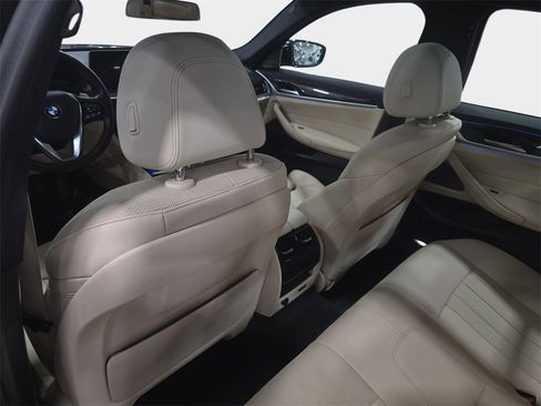 Used 2023 BMW 530e w/ Premium Package image 11