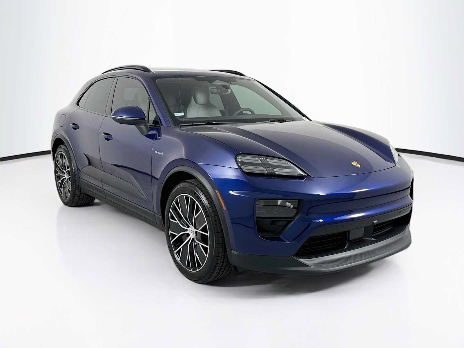 Used 2026 Porsche Macan Electric RWD image 7