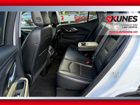Used 2024 GMC Terrain SLT image 18