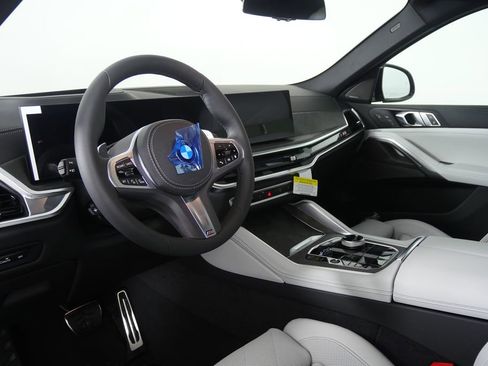 New 2026 BMW X6 xDrive40i w/ Executive Package image 13