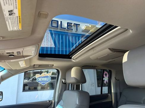 Used 2015 Chevrolet Suburban LTZ AWD/4WD image 32