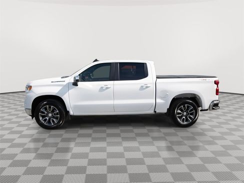 Used 2023 Chevrolet Silverado 1500 LT w/ Leather Package AWD/4WD image 9