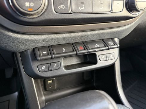 Used 2018 Chevrolet Colorado Z71 image 31