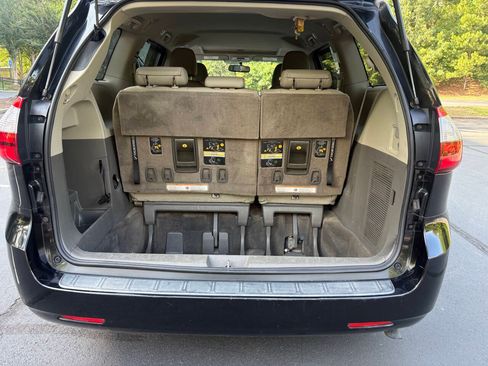Used 2016 Toyota Sienna XLE FWD image 37